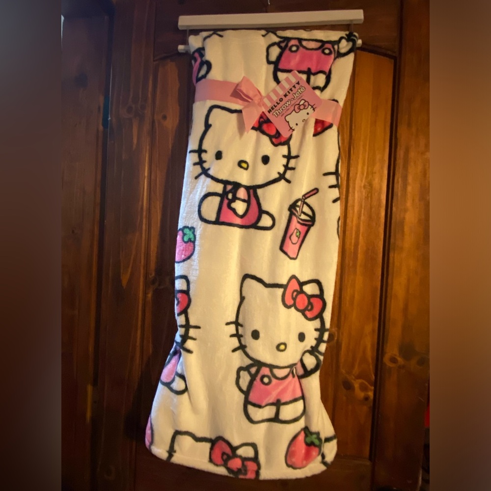 NWT hello Kitty strawberry milkshake blanket